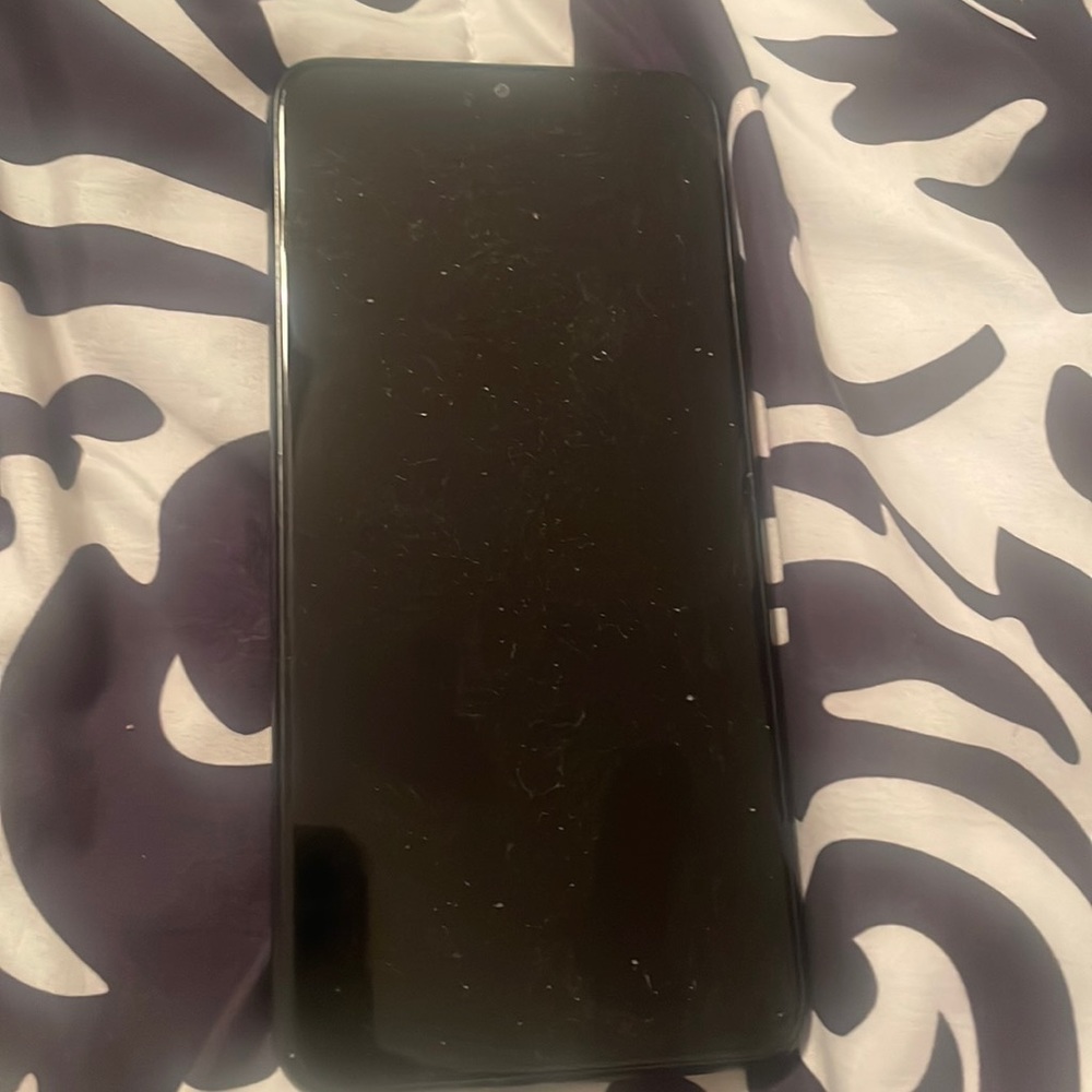 Hello , Im selling this T-Mobile Revival phones it’s pretty old